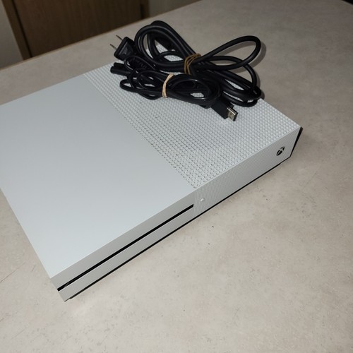 Xbox ones 1tb version with - (1tb,