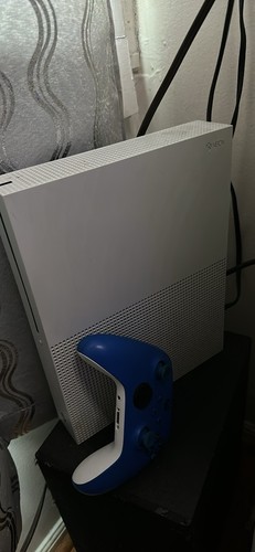 Microsoft xbox one white - s,